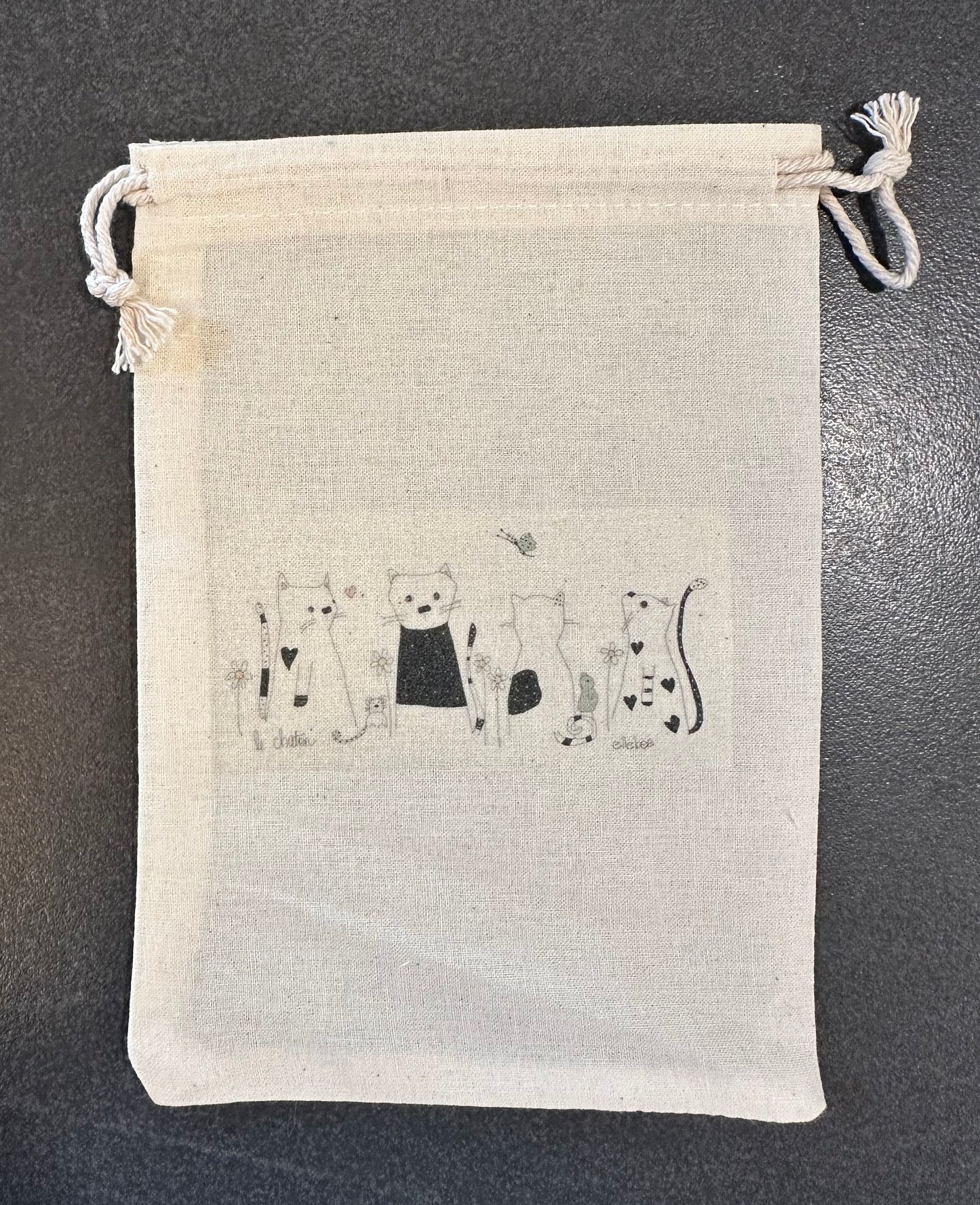 4 kitties drawstring bag
