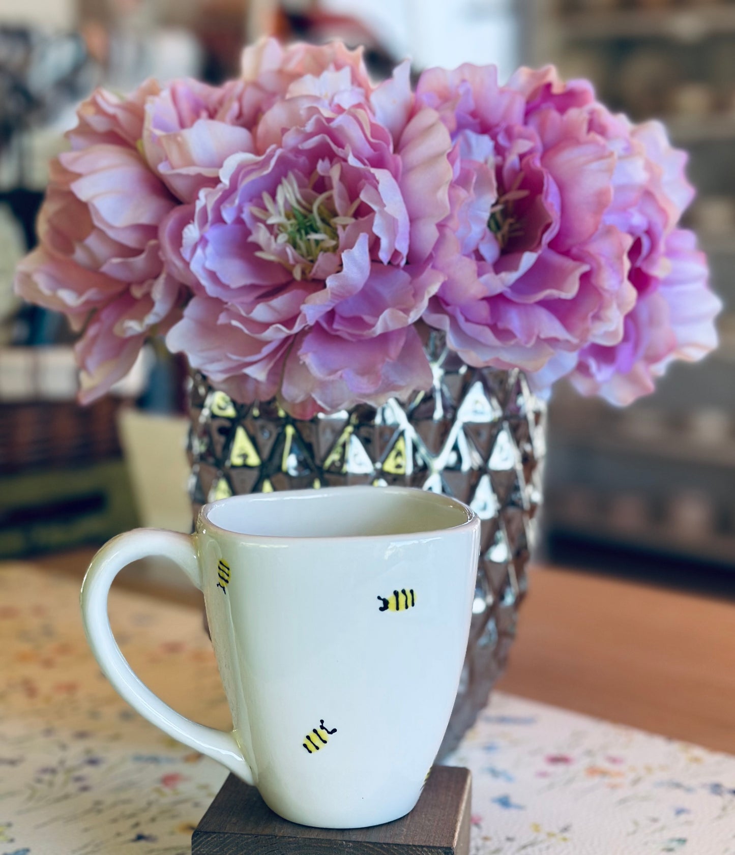 Bee Happy mug