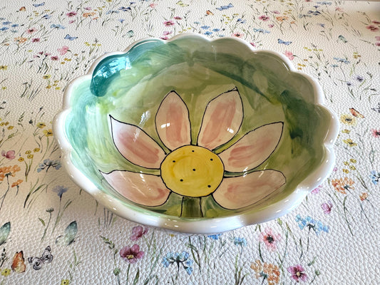 Large pink Daisy scalloped bowl