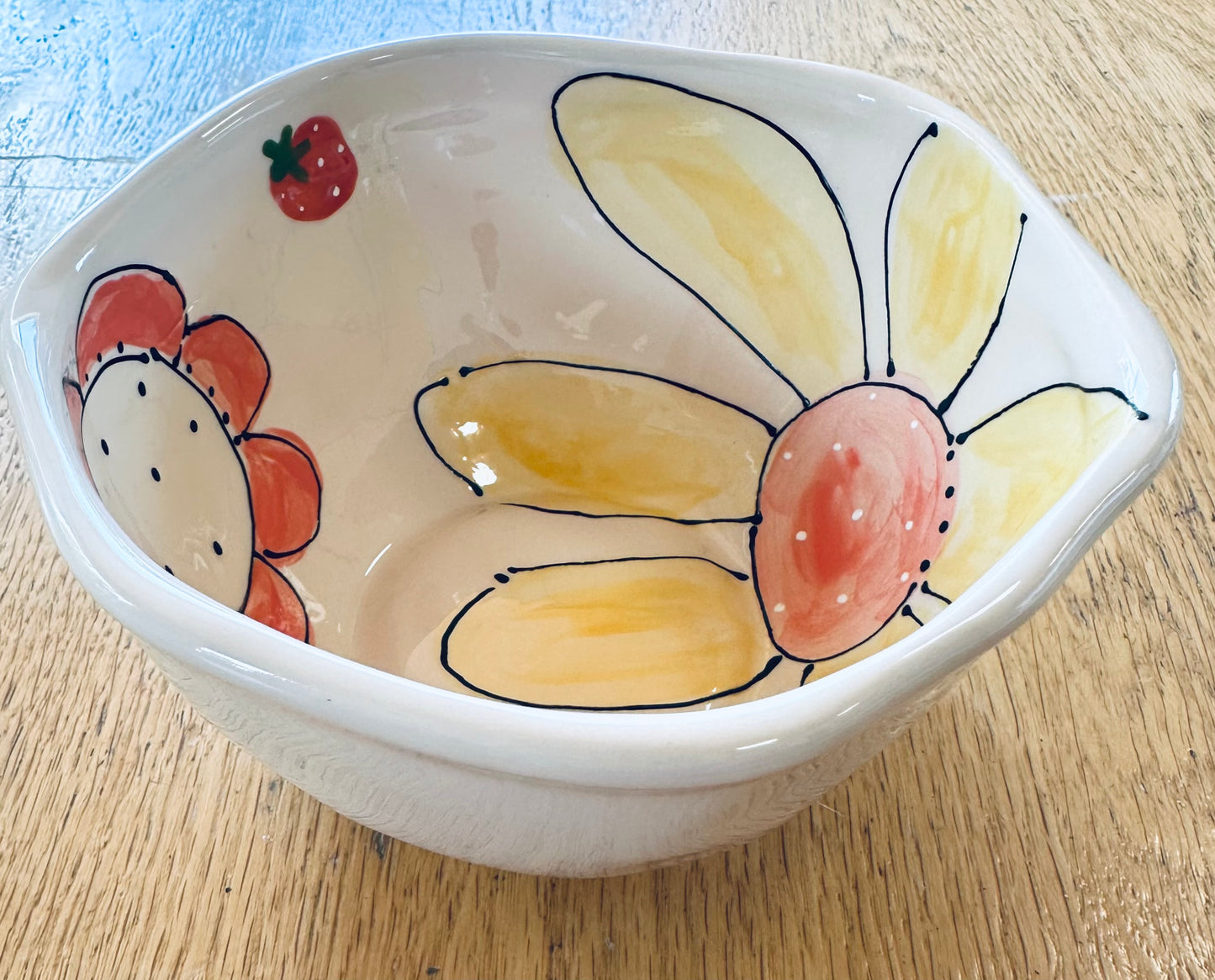 Strawberries and Daisies berry bowl