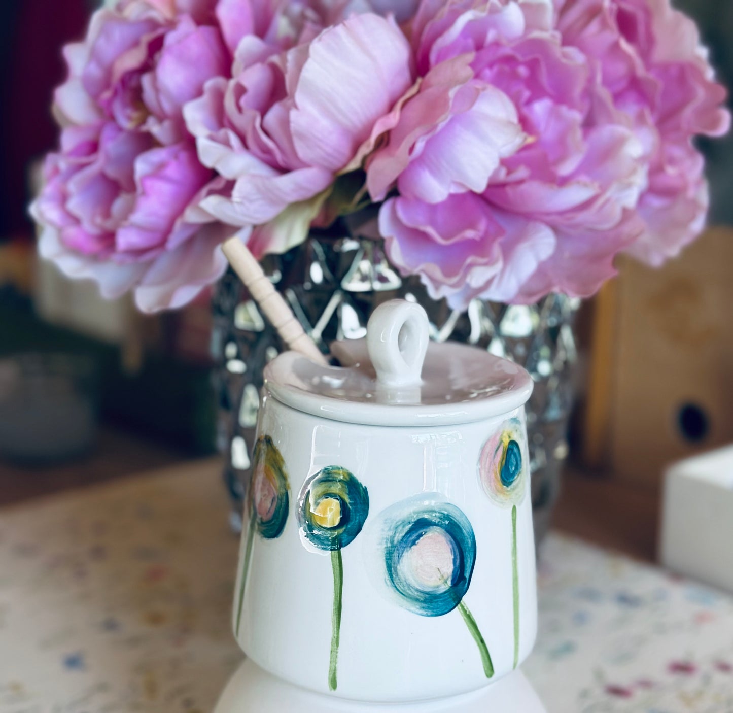 Lollipop honey pot