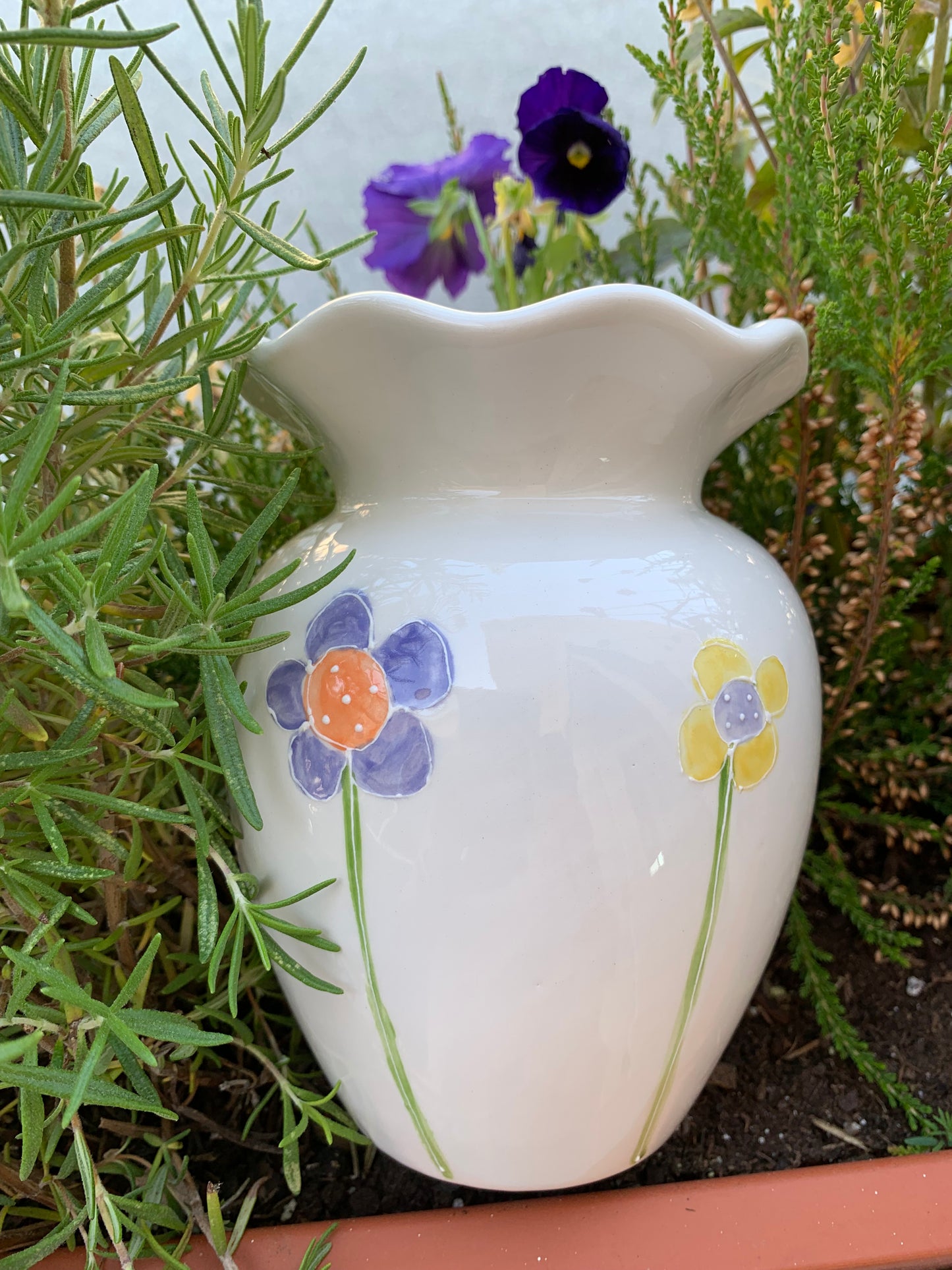 “Bunny & Bee” scalloped vase