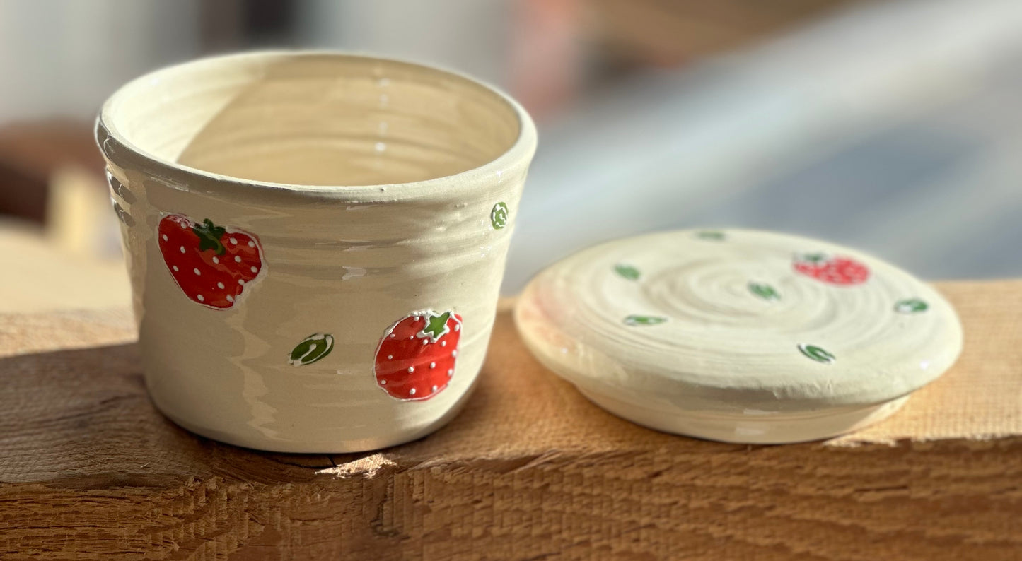 Butter dish with lid wheel thrown