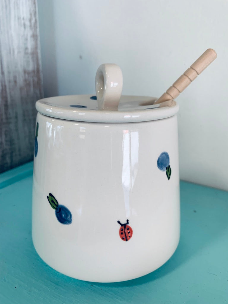 Honey pot - Blueberry jam and bees