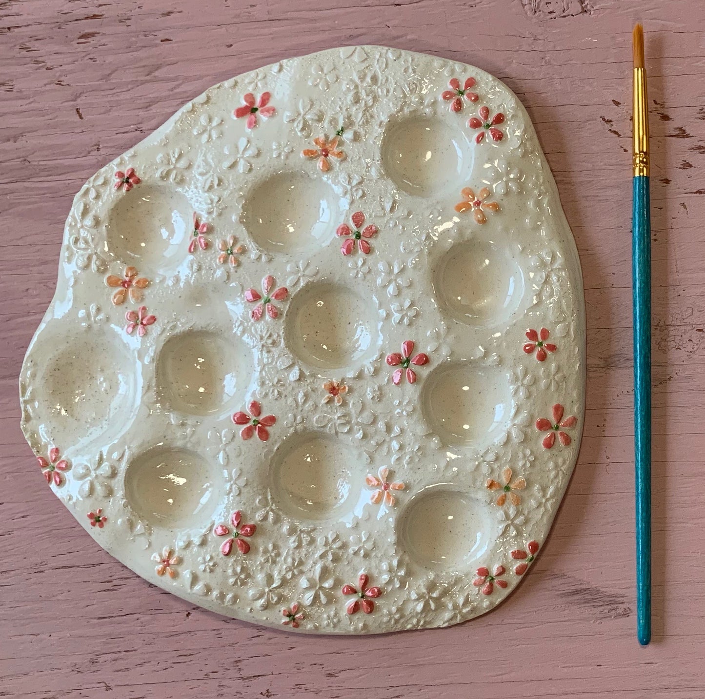 Ceramic paint palette "Pink daisies"