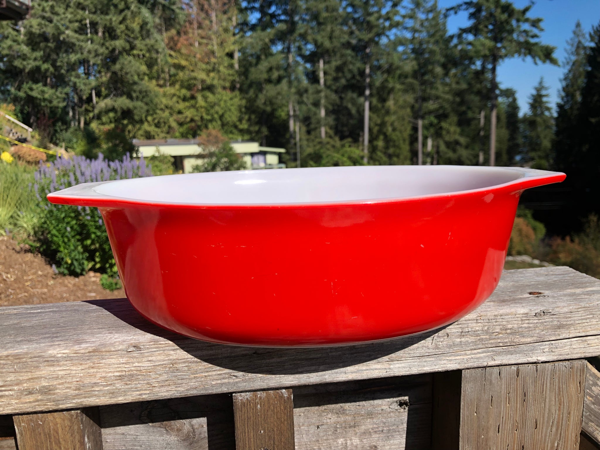 Vintage Pyrex 2.5 quart oval casserole baking dish red