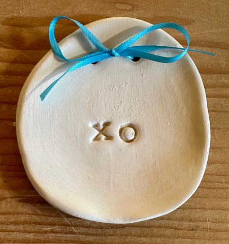 “Xo” Ring bearer wedding jewelry dish