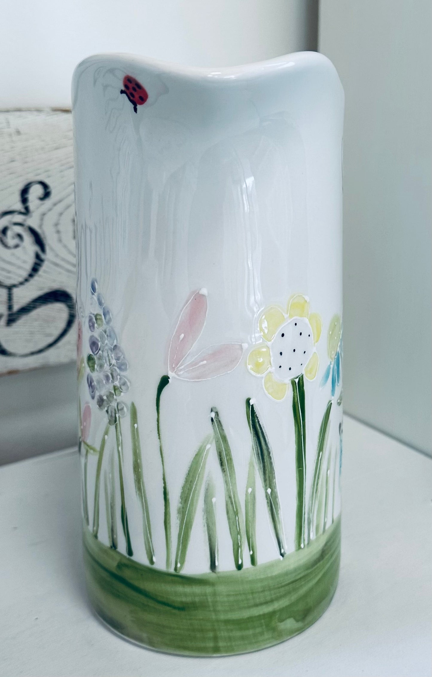 Bluebirds Garden large jug / vase