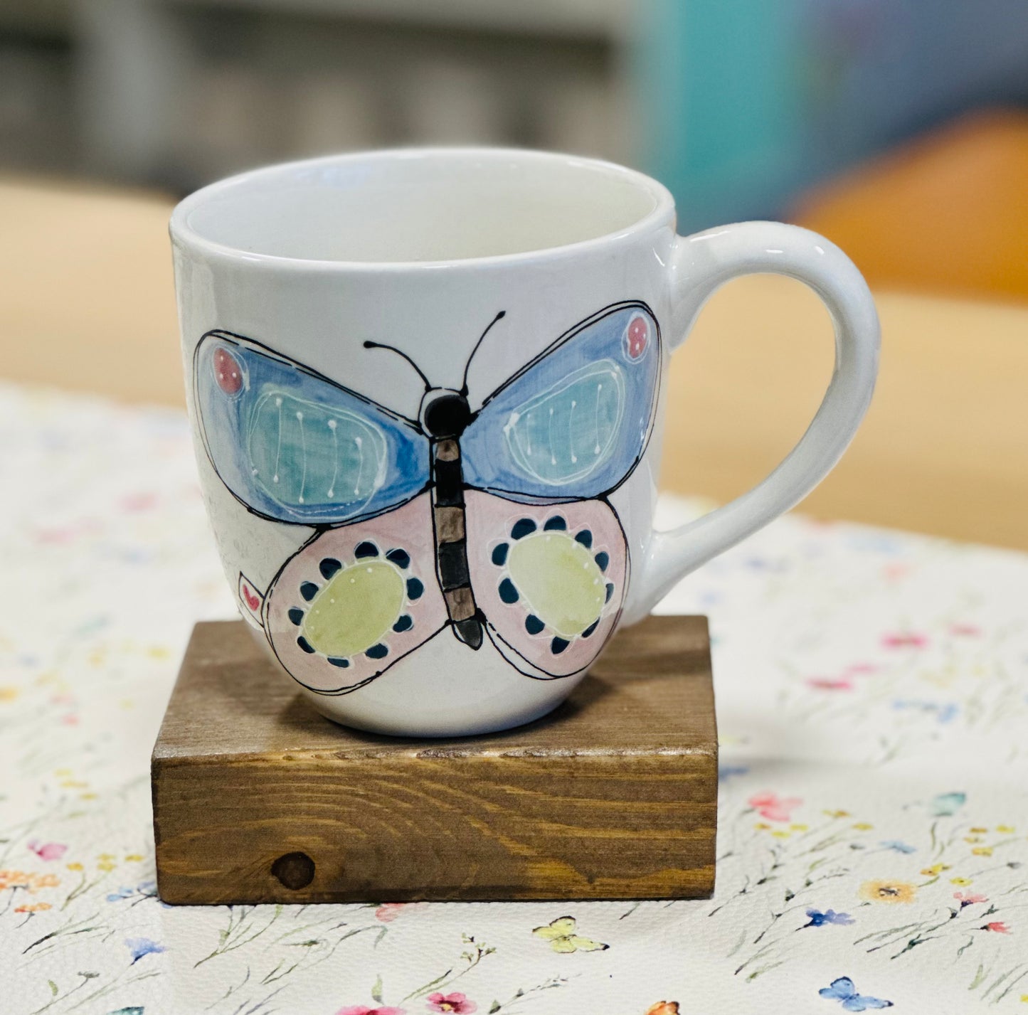 Pretty Butterfly large coffee / tea mug